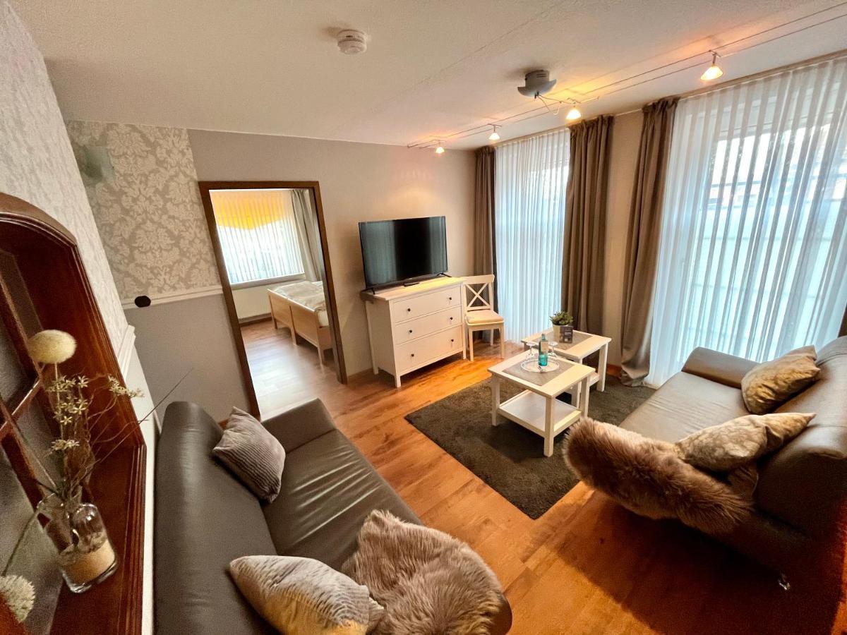 Landhotel Bauernstuben Neuharlingersiel Esterno foto