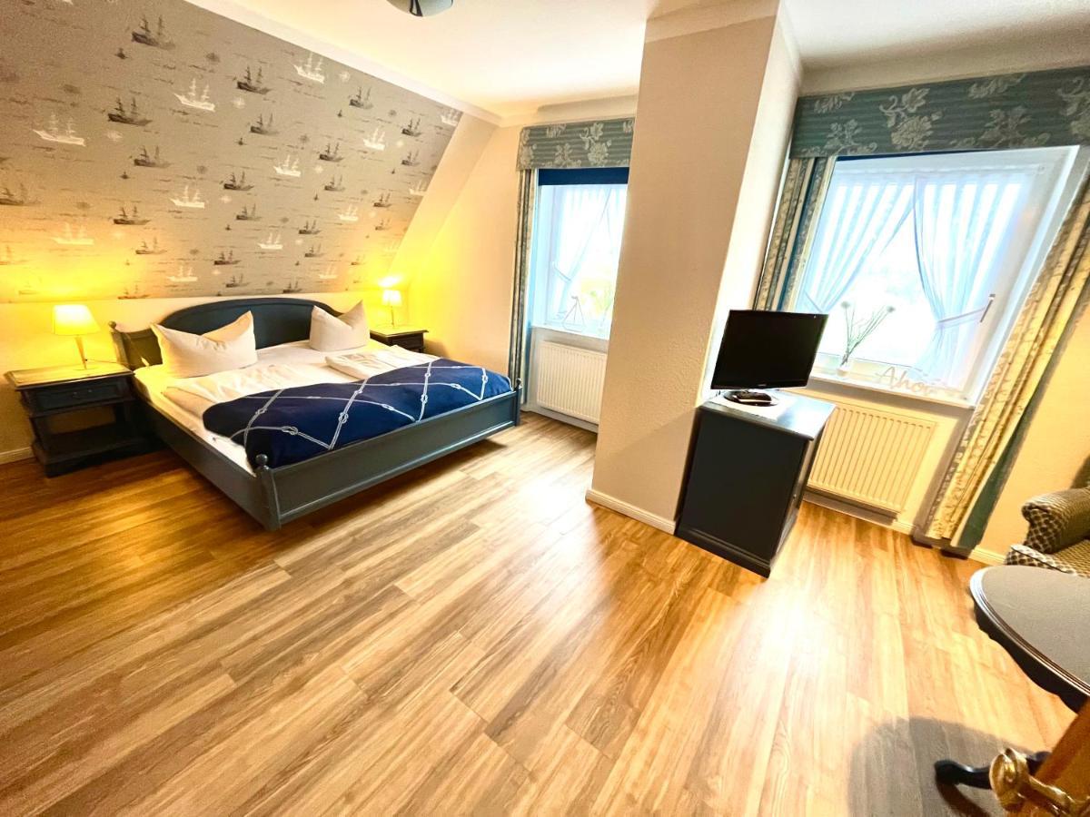 Landhotel Bauernstuben Neuharlingersiel Esterno foto