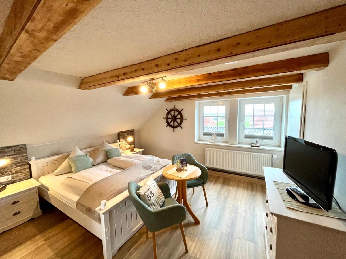 Landhotel Bauernstuben Neuharlingersiel Esterno foto