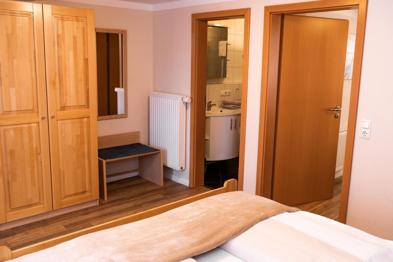 Landhotel Bauernstuben Neuharlingersiel Esterno foto