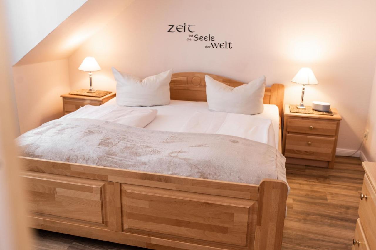 Landhotel Bauernstuben Neuharlingersiel Esterno foto