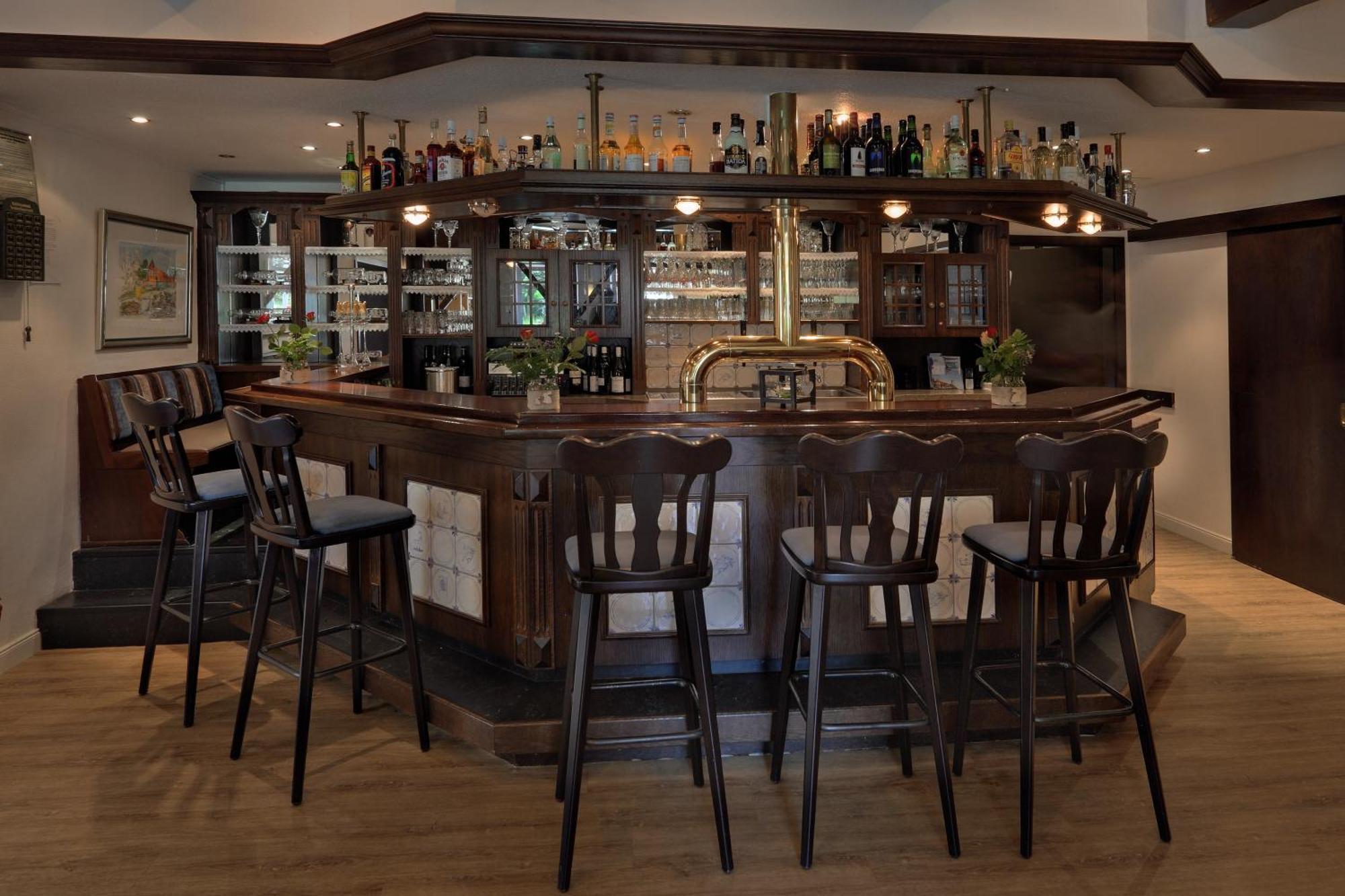 Landhotel Bauernstuben Neuharlingersiel Esterno foto