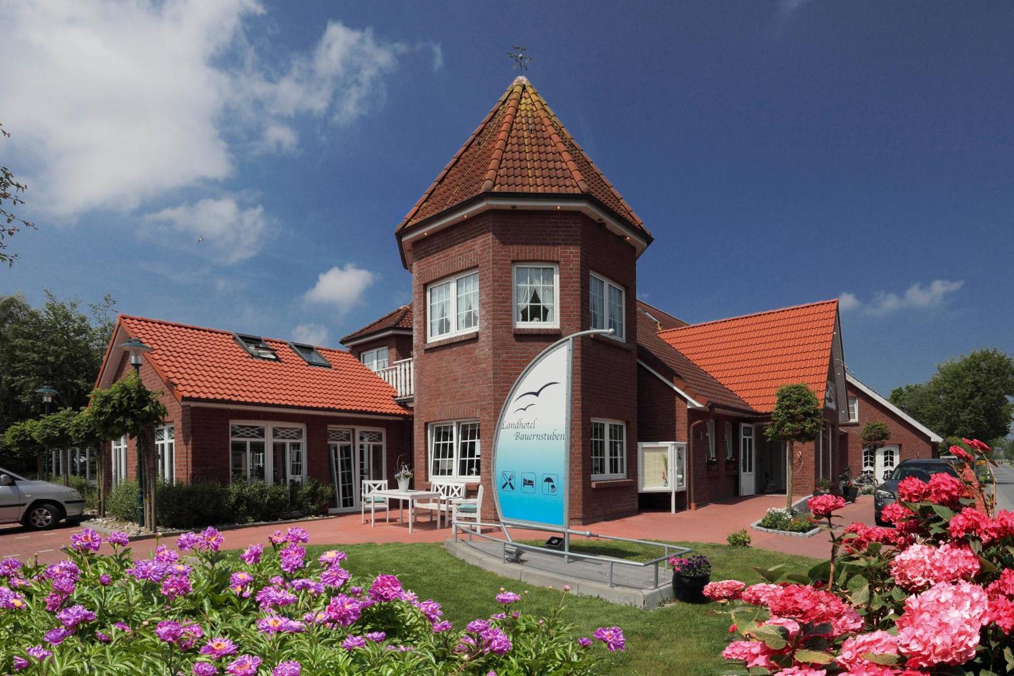 Landhotel Bauernstuben Neuharlingersiel Esterno foto